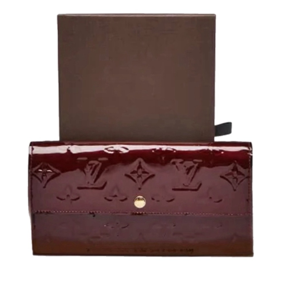 Authentic Louis Vuitton Amarante Vernis Sarah wallet